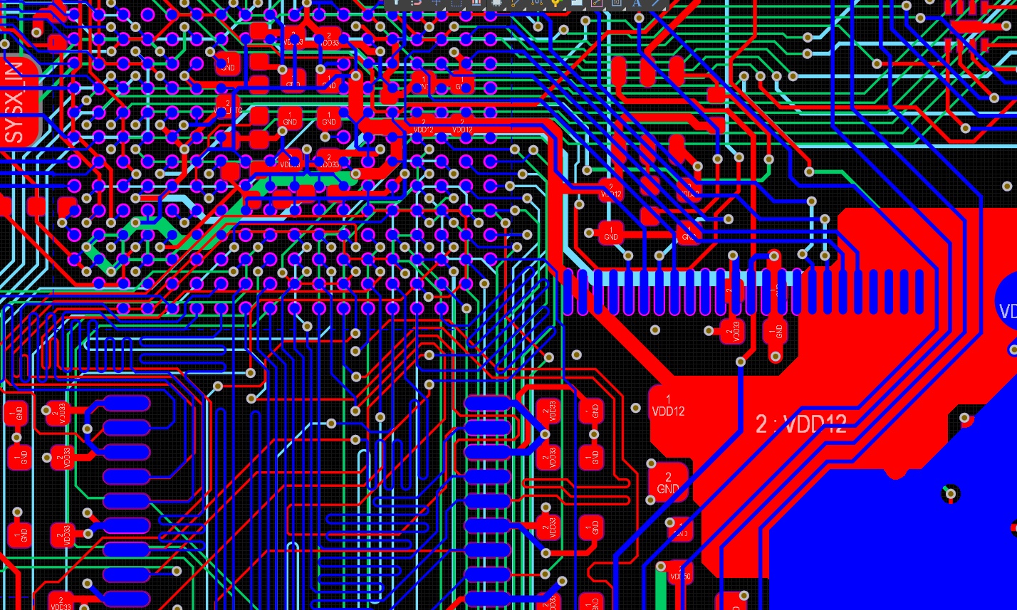 Detalj PCB rutinga s diferencijalnim parovima i višeslojnim signalima